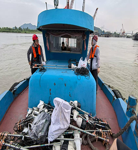 雙節(jié)“不打烊”！ 江海物流事業(yè)部現(xiàn)場(chǎng)業(yè)務(wù)員用堅(jiān)守筑牢煤炭保供生命線