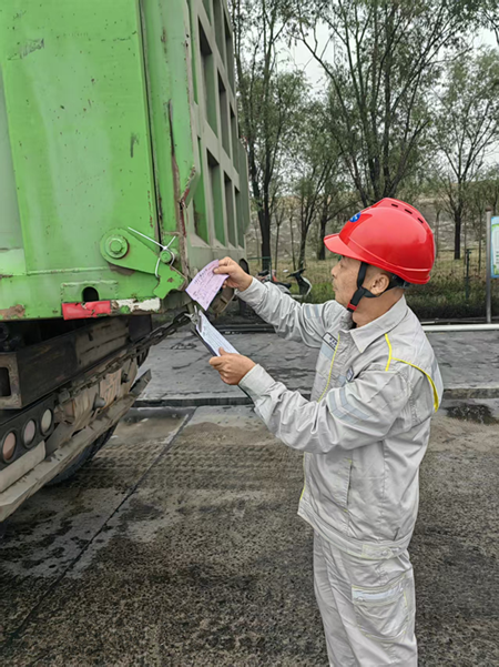 “雙節(jié)”我在崗！淮河物流事業(yè)部業(yè)務(wù)員堅(jiān)守崗位顯擔(dān)當(dāng)